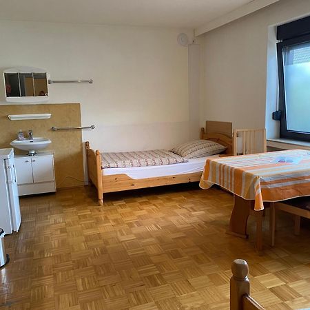 Gemuetliches Ferienzimmer เฮิร์ท ภายนอก รูปภาพ